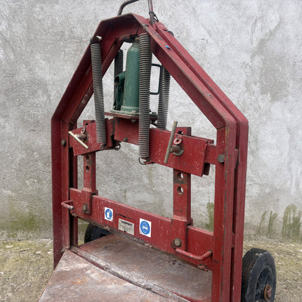 Fairport 20 Tonne Block Splitter