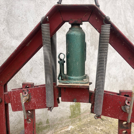 Fairport 20 Tonne Block Splitter